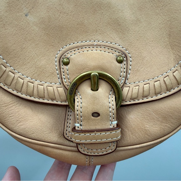COACH Saddle Crossbody Bag Tan‎ Leather Buckle Flap Adjustable Strap - Picture 12 of 12